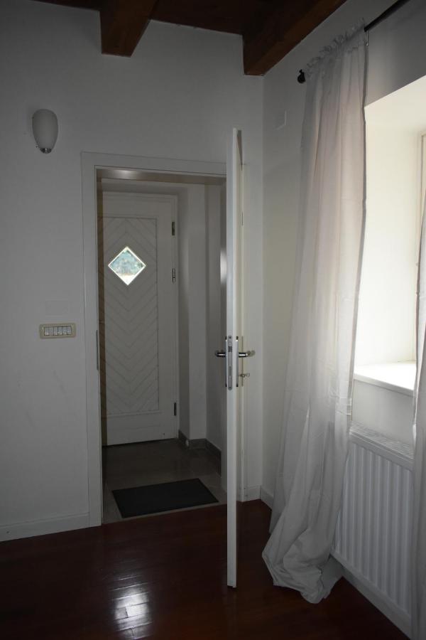 Small House In Vipava Valley Екстериор снимка