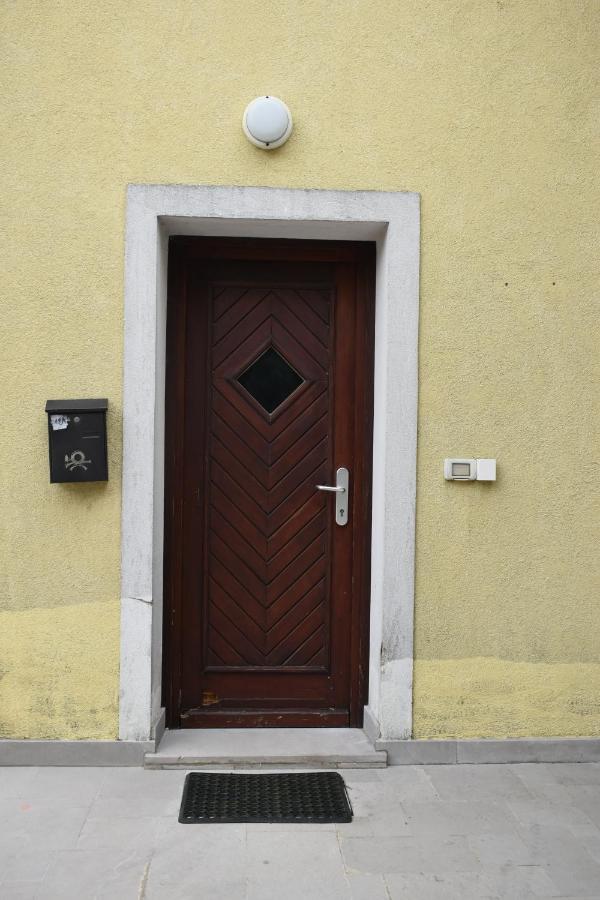 Small House In Vipava Valley Екстериор снимка