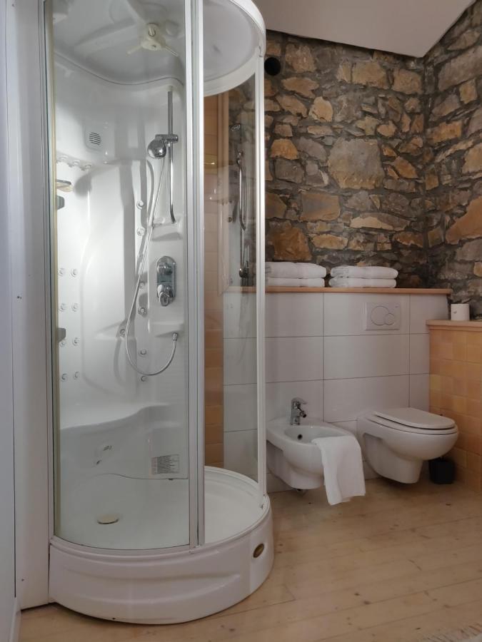 Small House In Vipava Valley Екстериор снимка