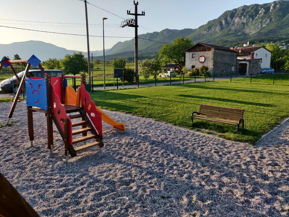 Small House In Vipava Valley Екстериор снимка