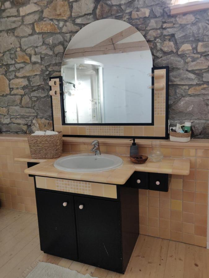 Small House In Vipava Valley Екстериор снимка